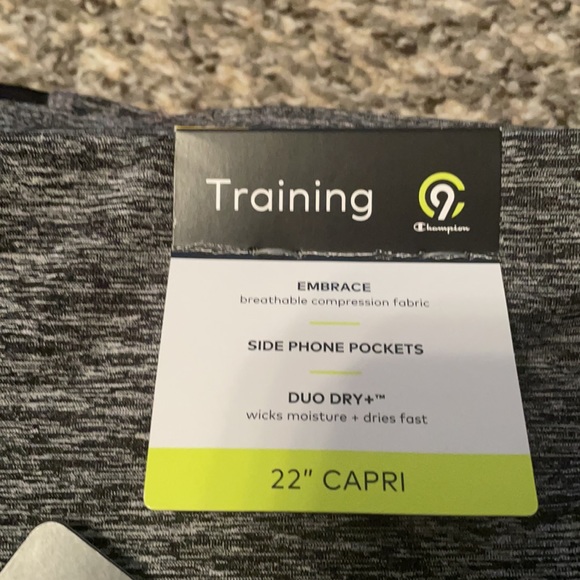 Champion C9 Workout capris 💕 - Picture 3 of 6